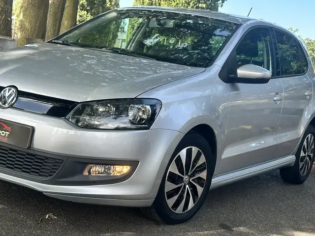 Volkswagen Polo view 2