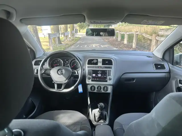 Volkswagen Polo view 19