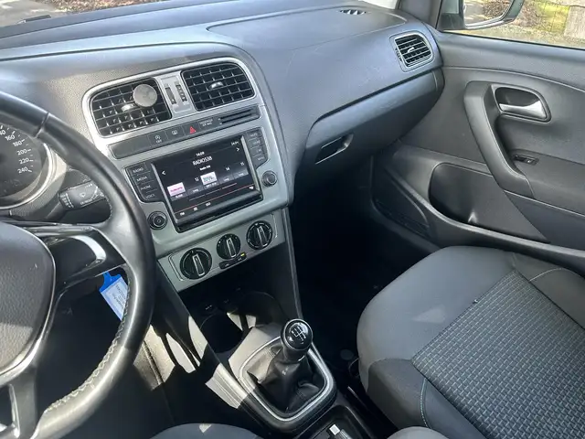 Volkswagen Polo view 28