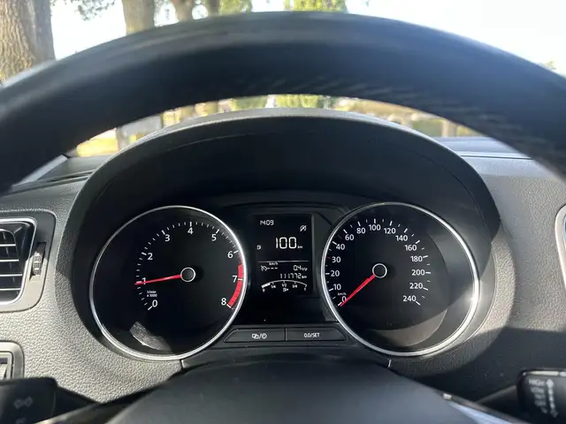 Volkswagen Polo view 24
