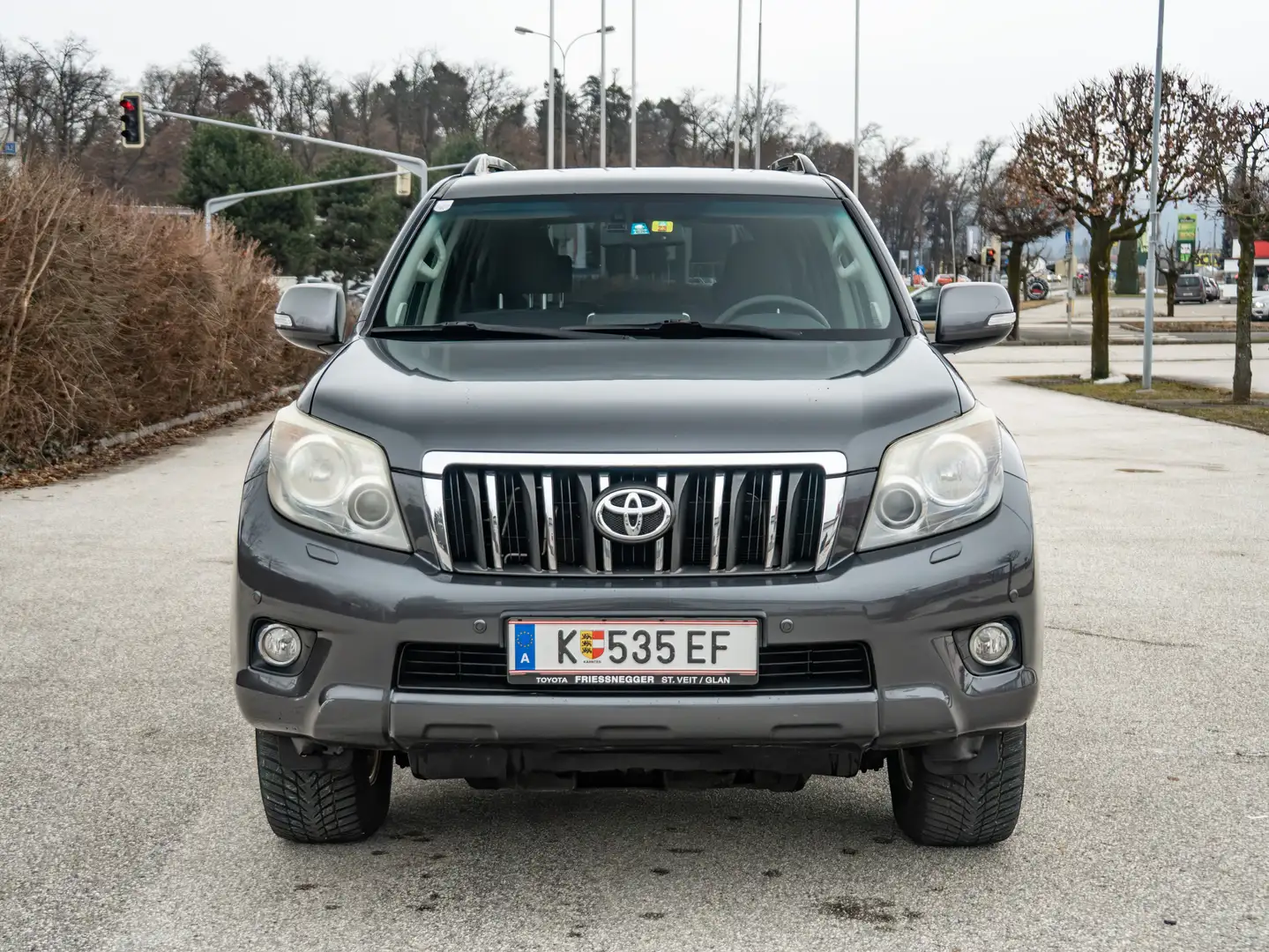 Toyota Land Cruiser Landcruiser 300 3,0 D-4D 175 Premium Aut. Premium Grau - 2