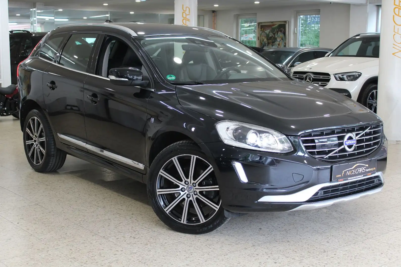 Volvo XC60 D4"Ocean Race"2WD"TotWinkel"20ZOLL"ACC"NAVI Schwarz - 1