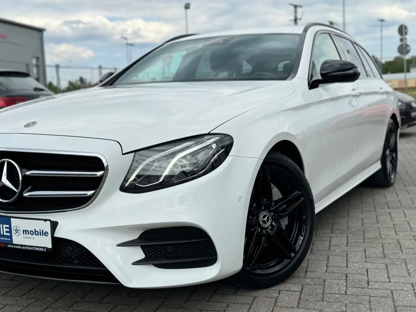 Mercedes-Benz E 300 d AMG-Line *Navi*Kamera*Alcantara*AHK*LED* Blanc - 2