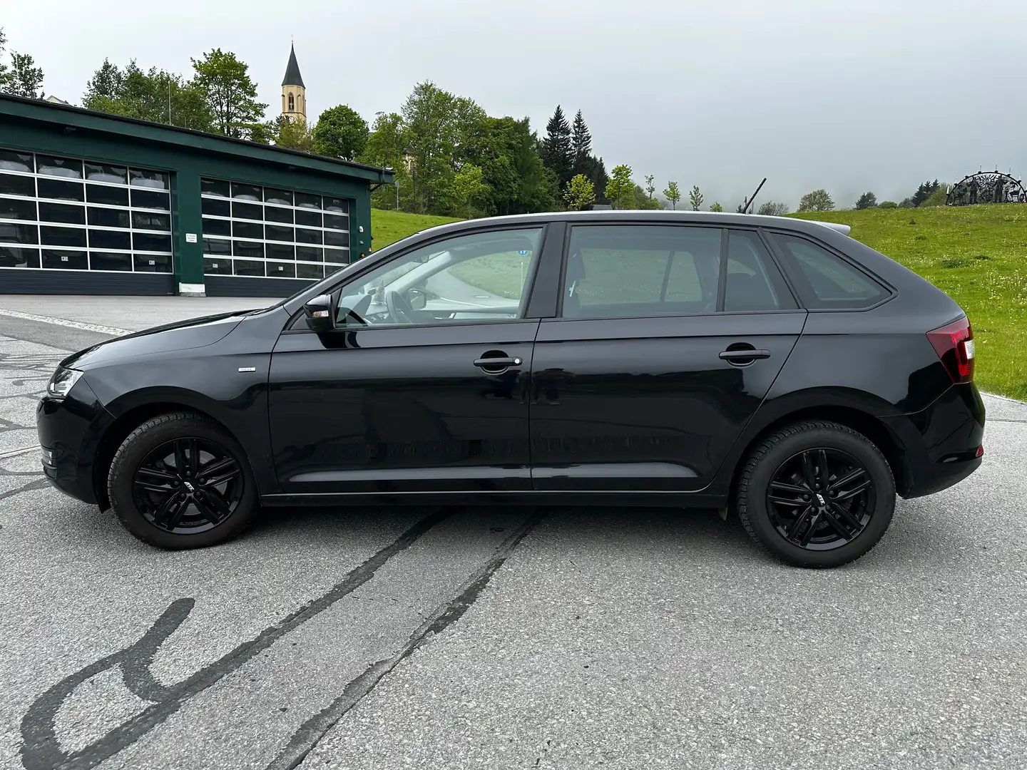 Skoda Rapid/Spaceback Rapid Spaceback Rapid Spaceback 1.0 TSI Drive Schwarz - 2