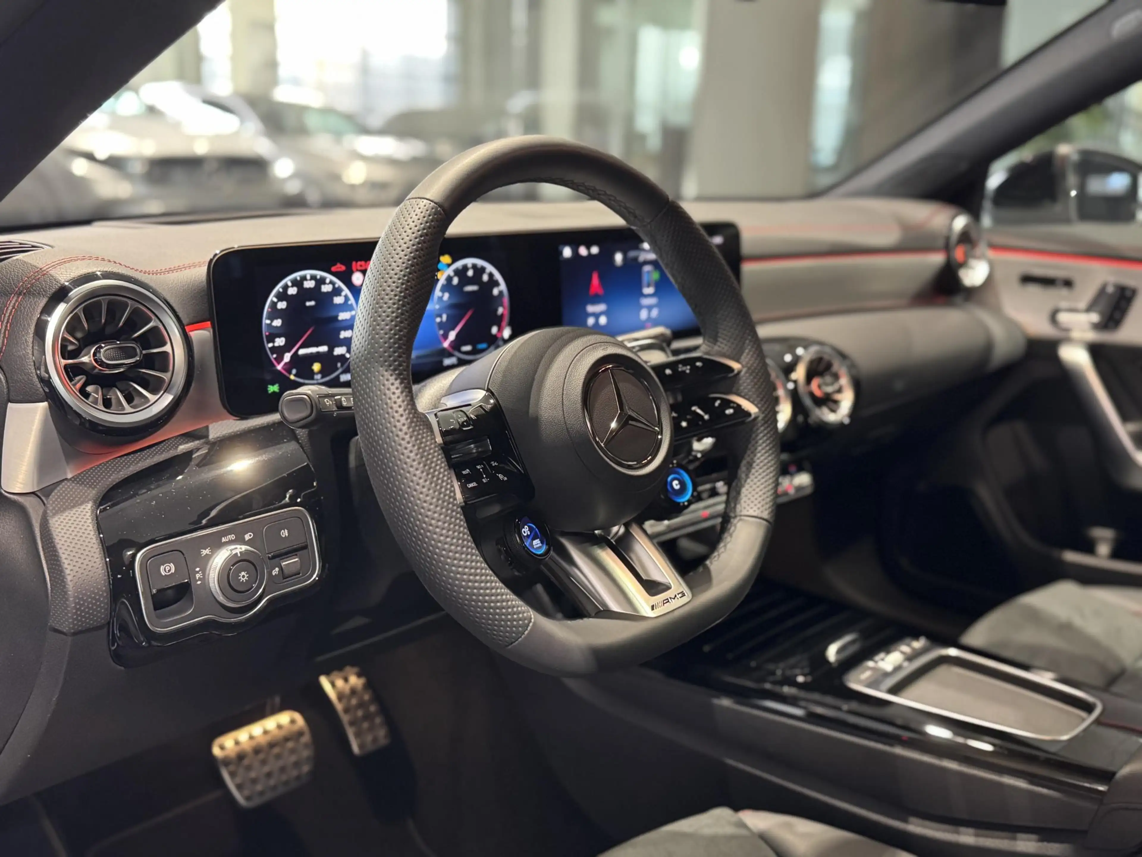 Mercedes-Benz CLA 35 AMG 4MATIC Shooting Brake + PANO DAK + CARPLAY + MULTI — photo 10