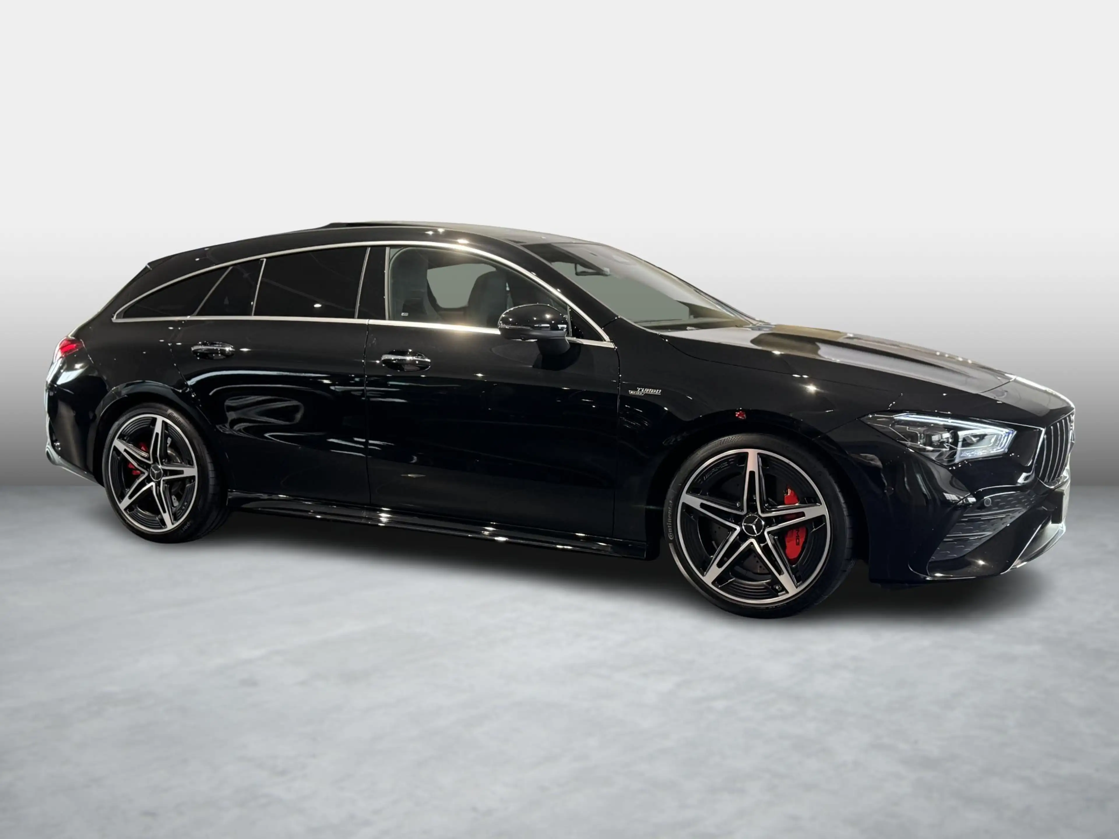 Mercedes-Benz CLA 35 AMG 4MATIC Shooting Brake + PANO DAK + CARPLAY + MULTI — photo 4