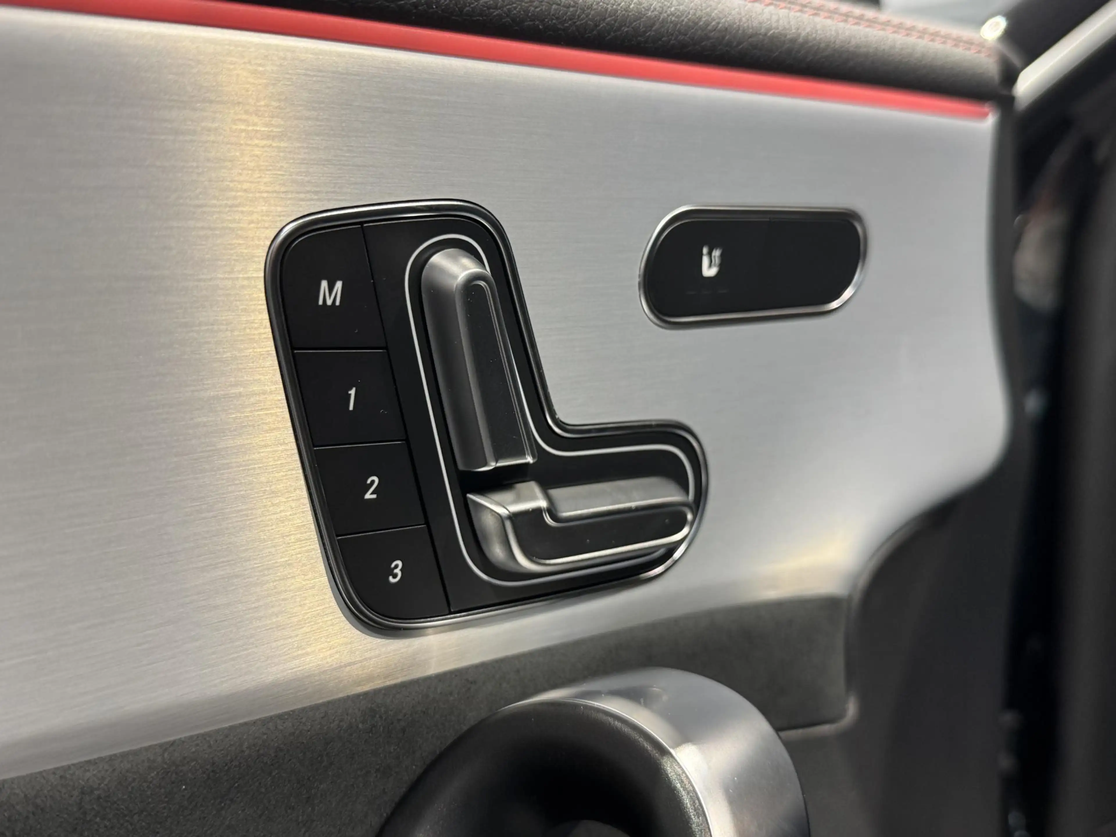 Mercedes-Benz CLA 35 AMG 4MATIC Shooting Brake + PANO DAK + CARPLAY + MULTI — photo 15