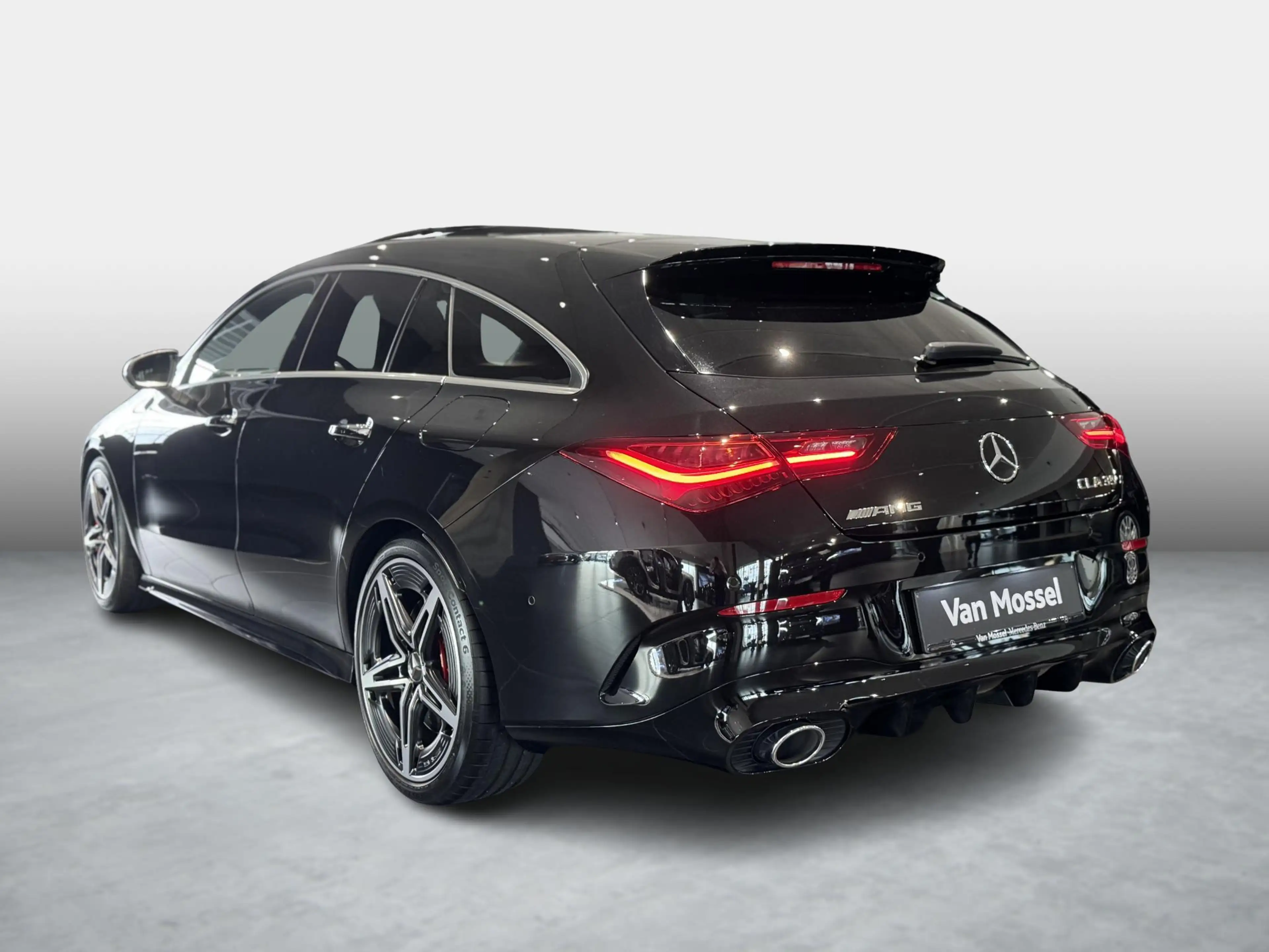 Mercedes-Benz CLA 35 AMG 4MATIC Shooting Brake + PANO DAK + CARPLAY + MULTI — photo 6