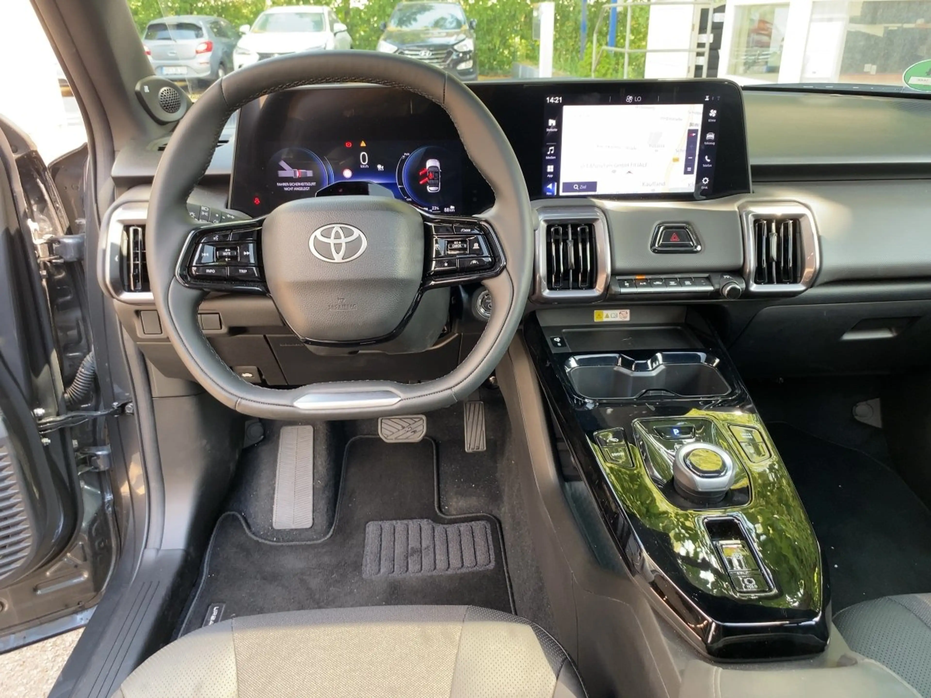 Toyota Urban Cruiser 4x2Lounge *schnell verfügbar* — photo 10