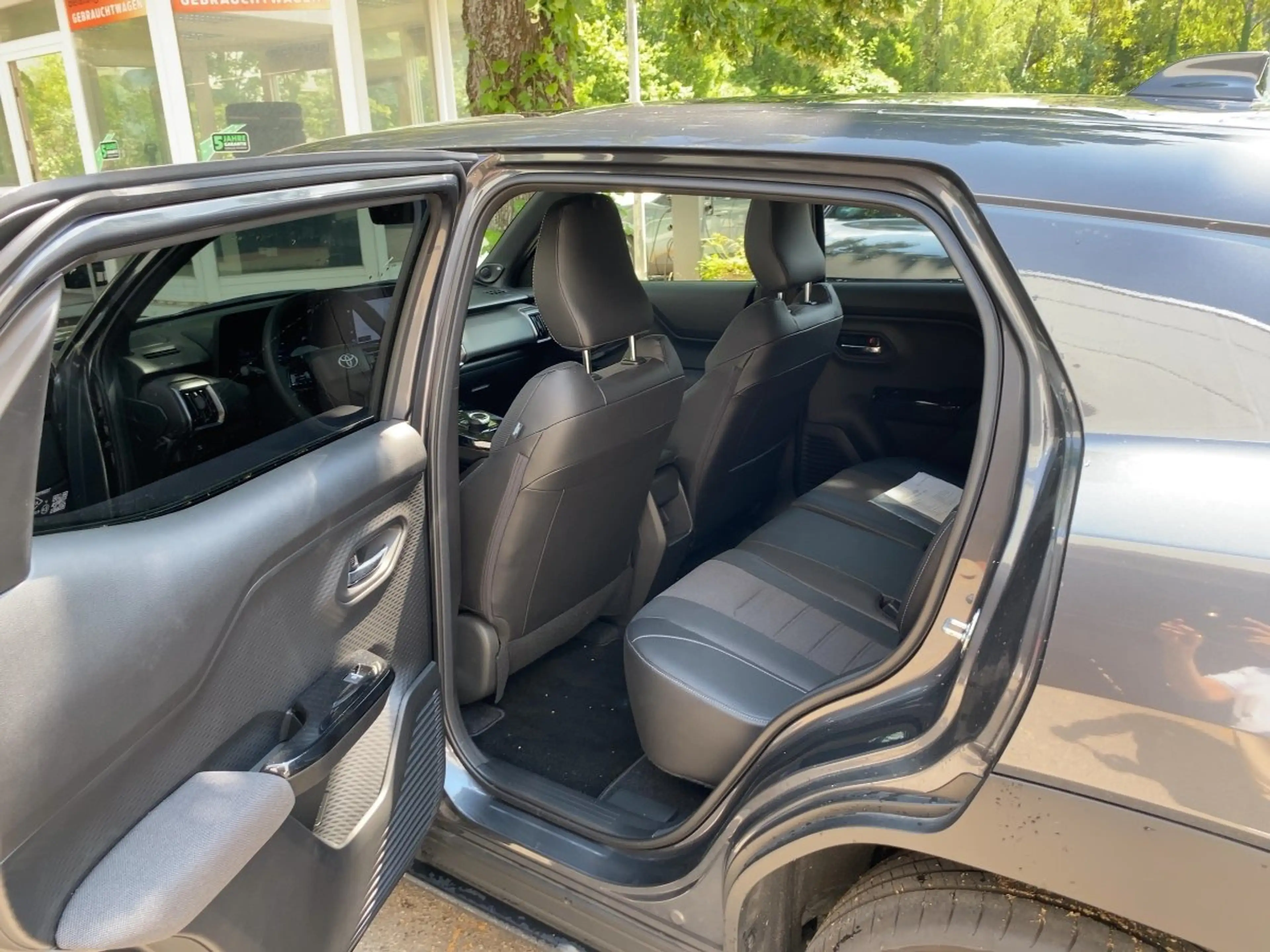 Toyota Urban Cruiser 4x2Lounge *schnell verfügbar* — photo 9