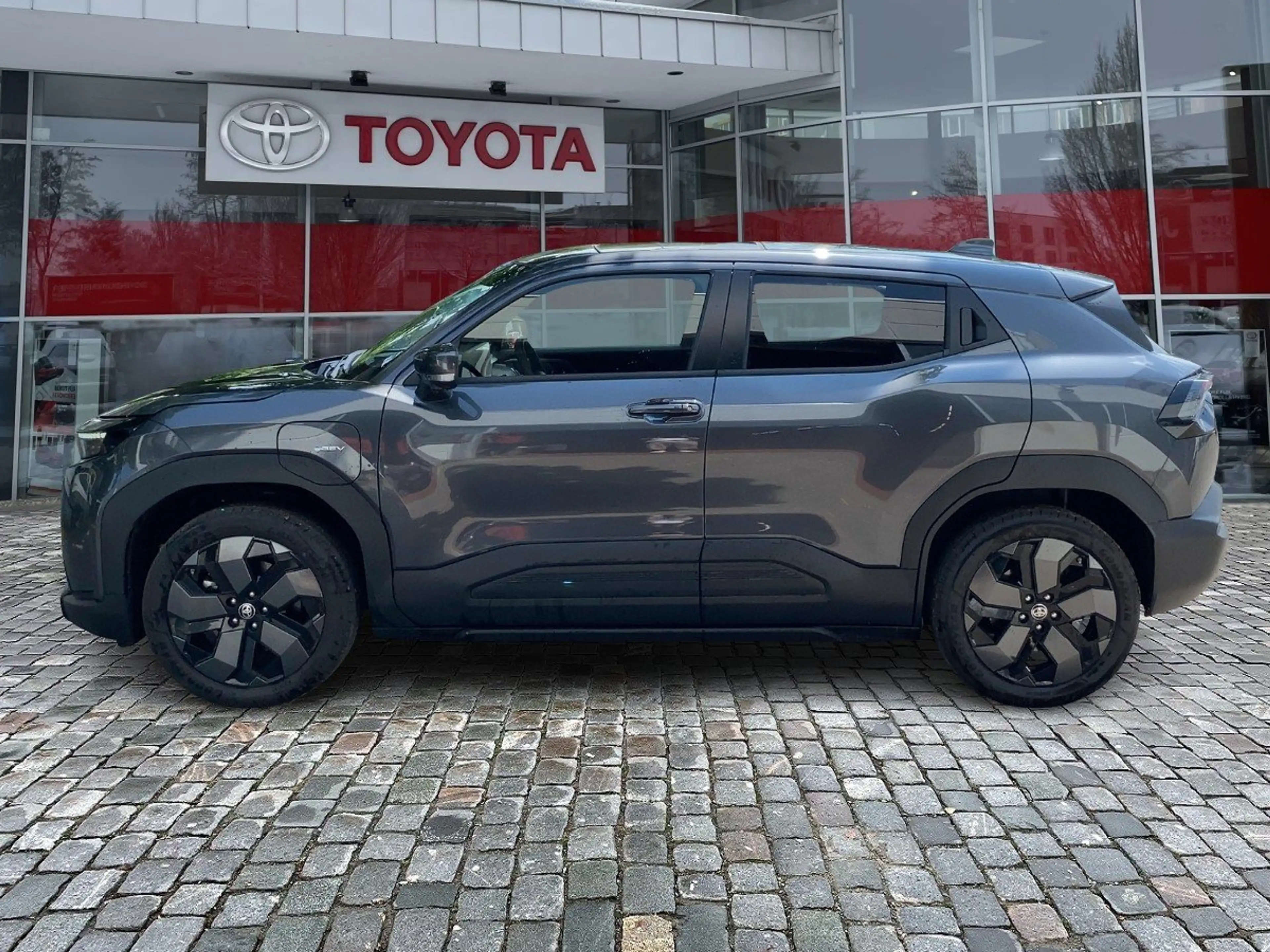 Toyota Urban Cruiser 4x2Lounge *schnell verfügbar* — photo 2