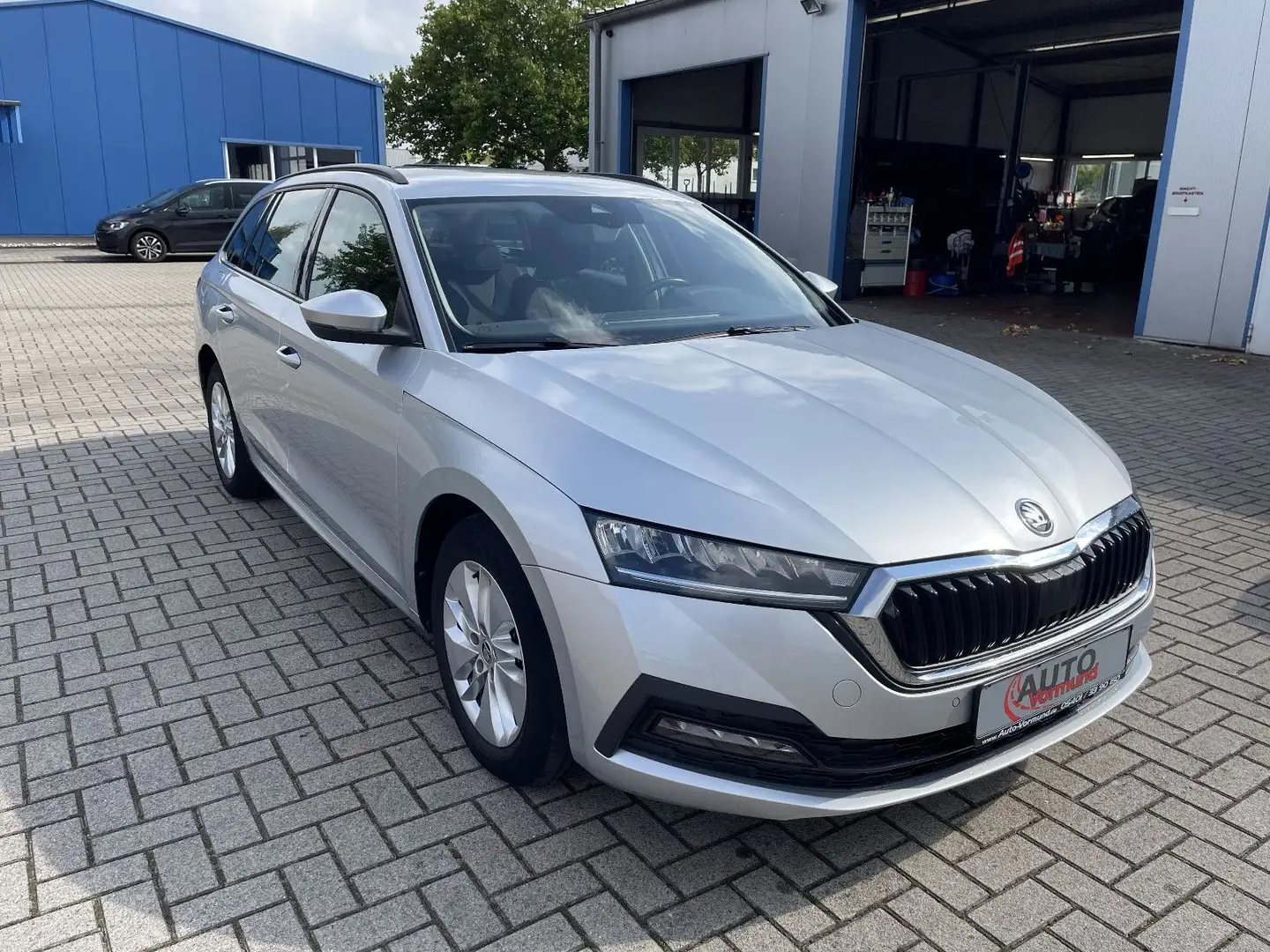 Skoda Octavia Combi Ambition LED,CARPLAY, AHK, 1. Hand Silber - 2