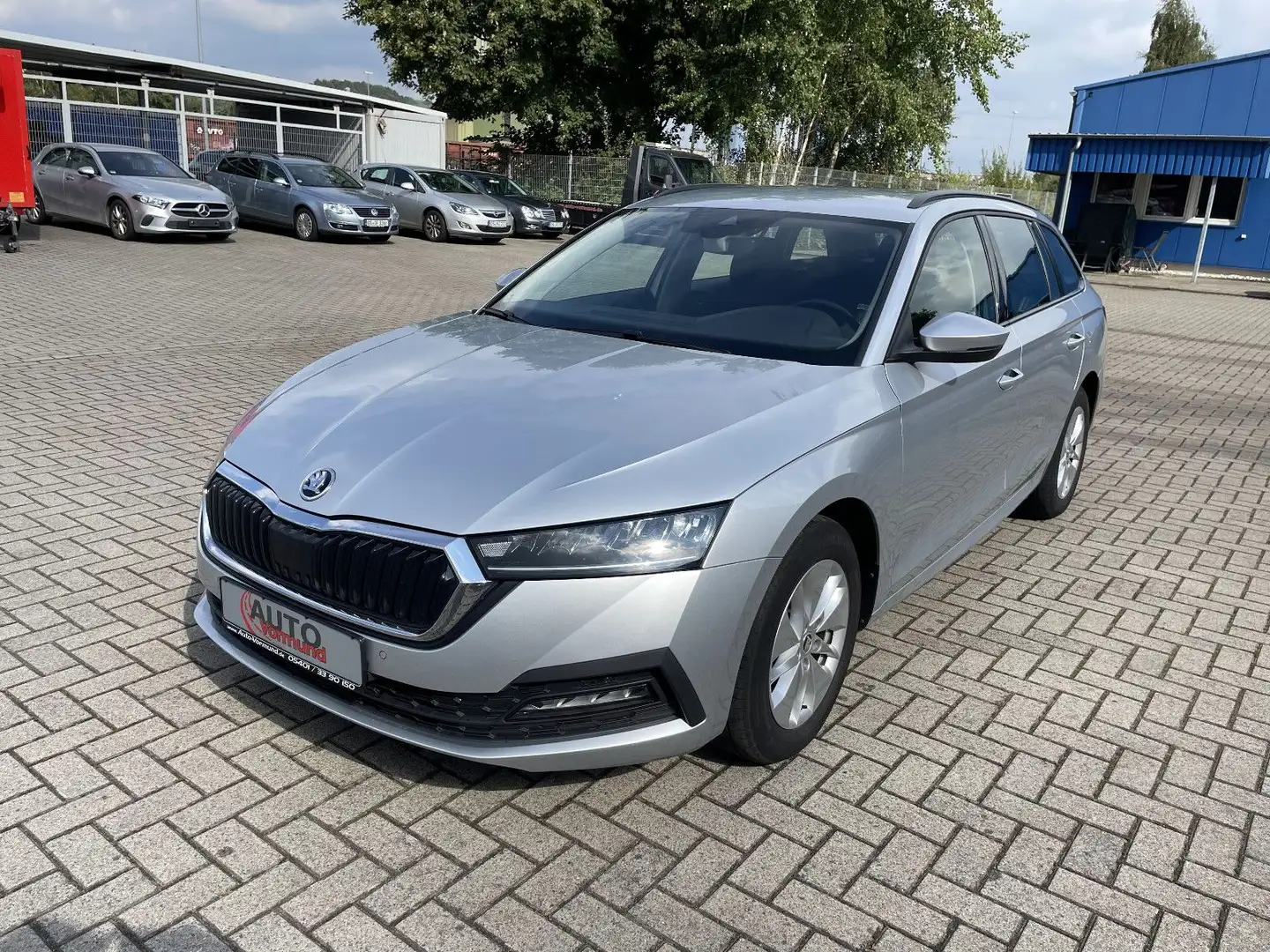 Skoda Octavia Combi Ambition LED,CARPLAY, AHK, 1. Hand Silber - 1