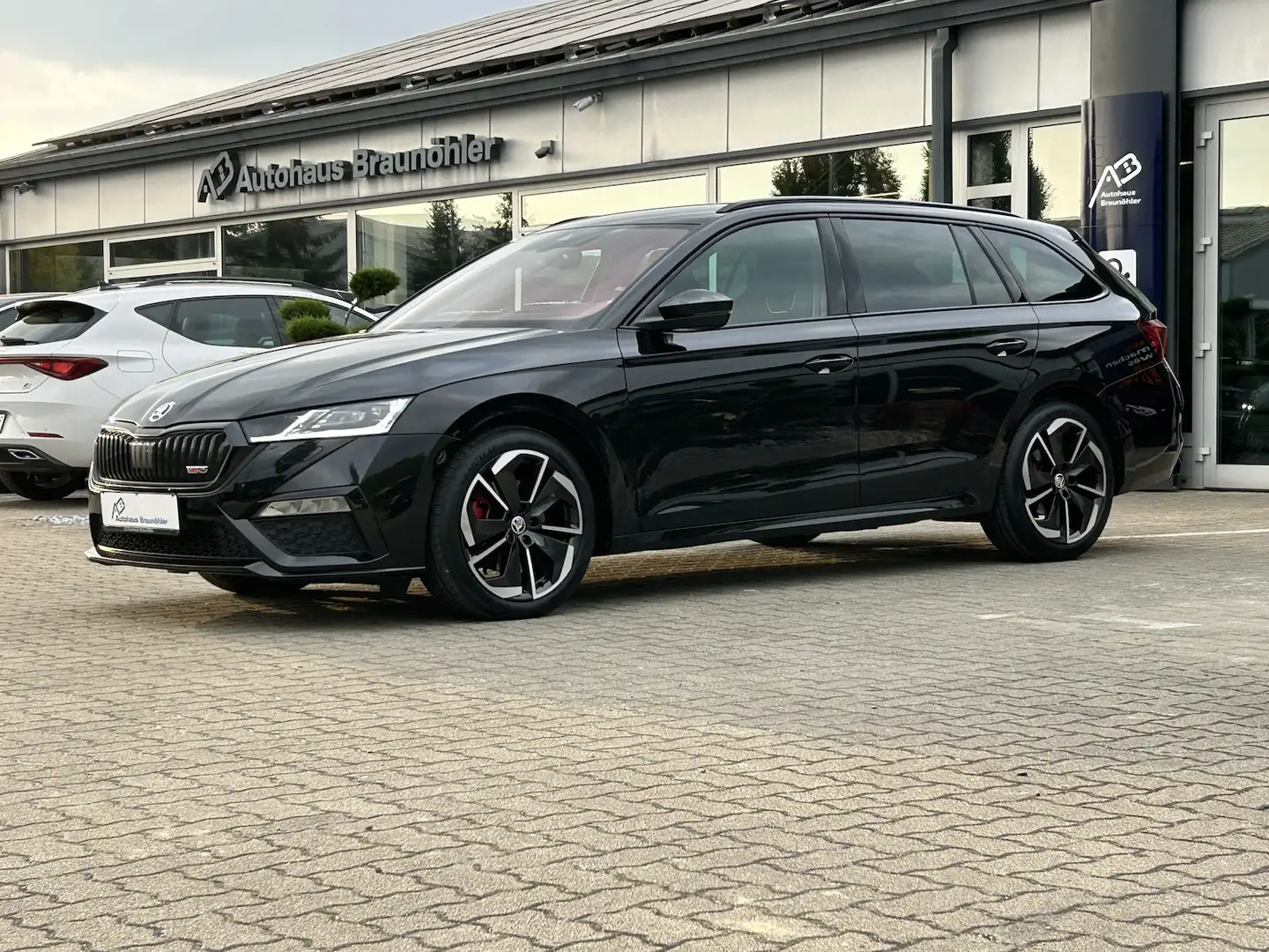 Skoda Octavia Combi RS 2.0 TDI DSG*AHK*Matrix*Keyless* Schwarz - 2