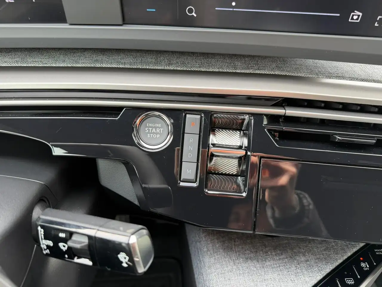 Peugeot 3008 Hybrid 145 Allure e-DCS 6 13