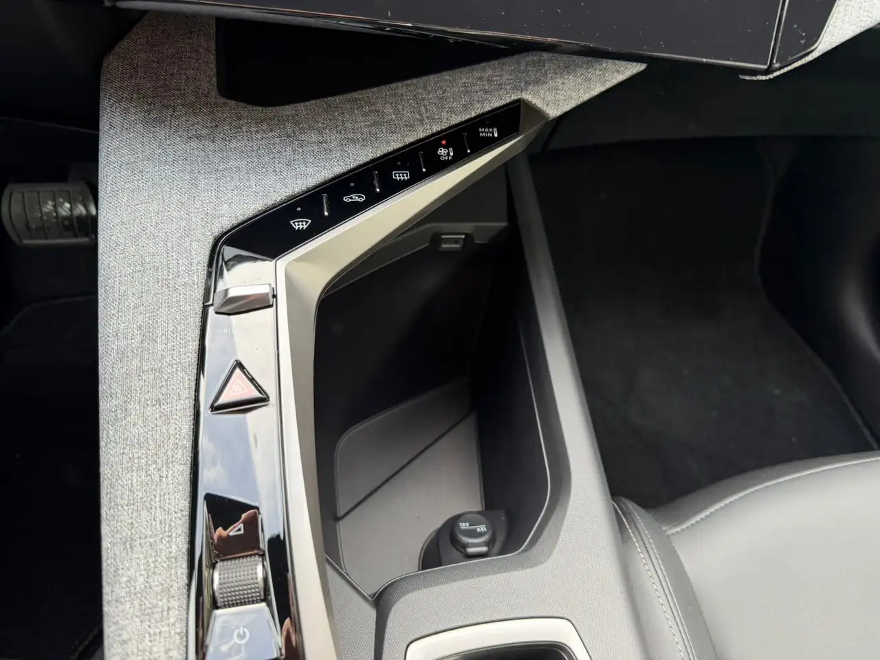 Peugeot 3008 Hybrid 145 Allure e-DCS 6 15