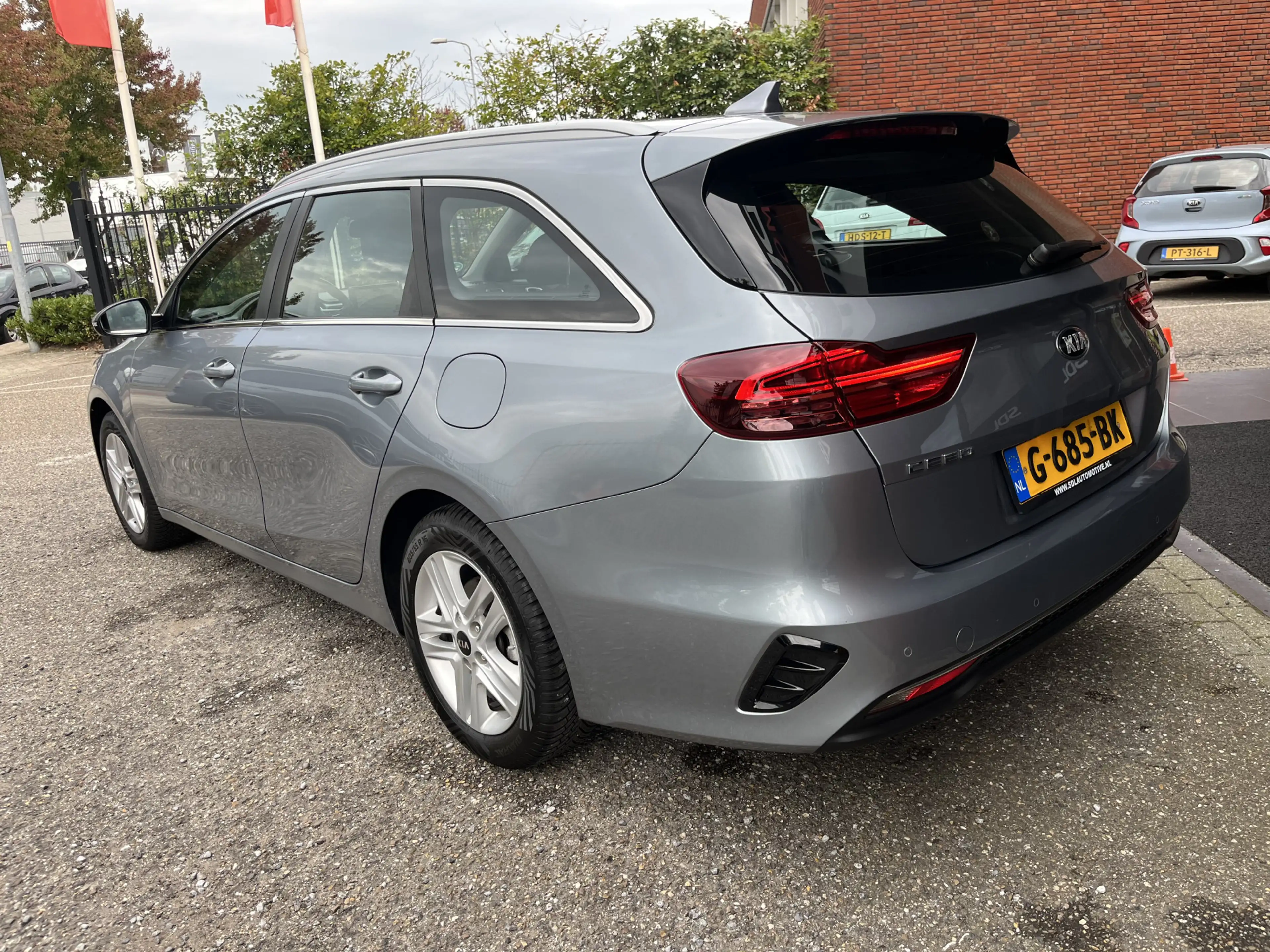 Kia Ceed SW / cee'd SW Sportswagon 1.0 T-GDi DynamicLine // NAVI + CARPLA — photo 4