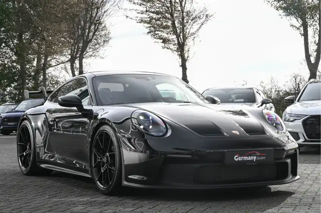 Porsche 911 view 14