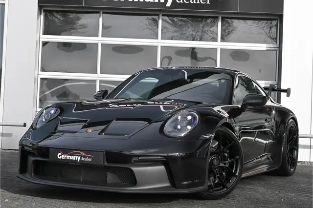 Porsche 911 view 15