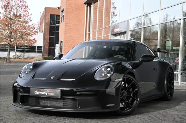Porsche 911 view 10