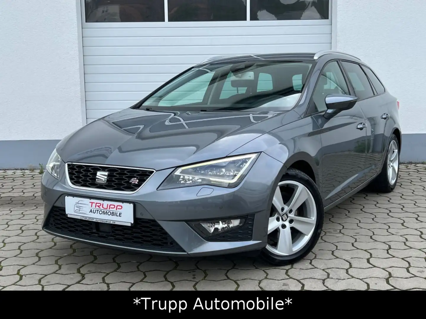 SEAT Leon ST FR 2.0 TDI/LED/ACC/SHZ/PDC Grigio - 1