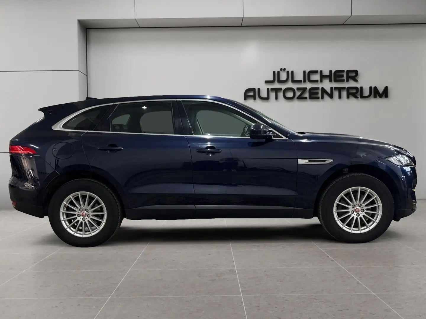 Jaguar F-Pace 20d Prestige,1.Hand, Tüv/Au + Insp. Neu Blau - 2