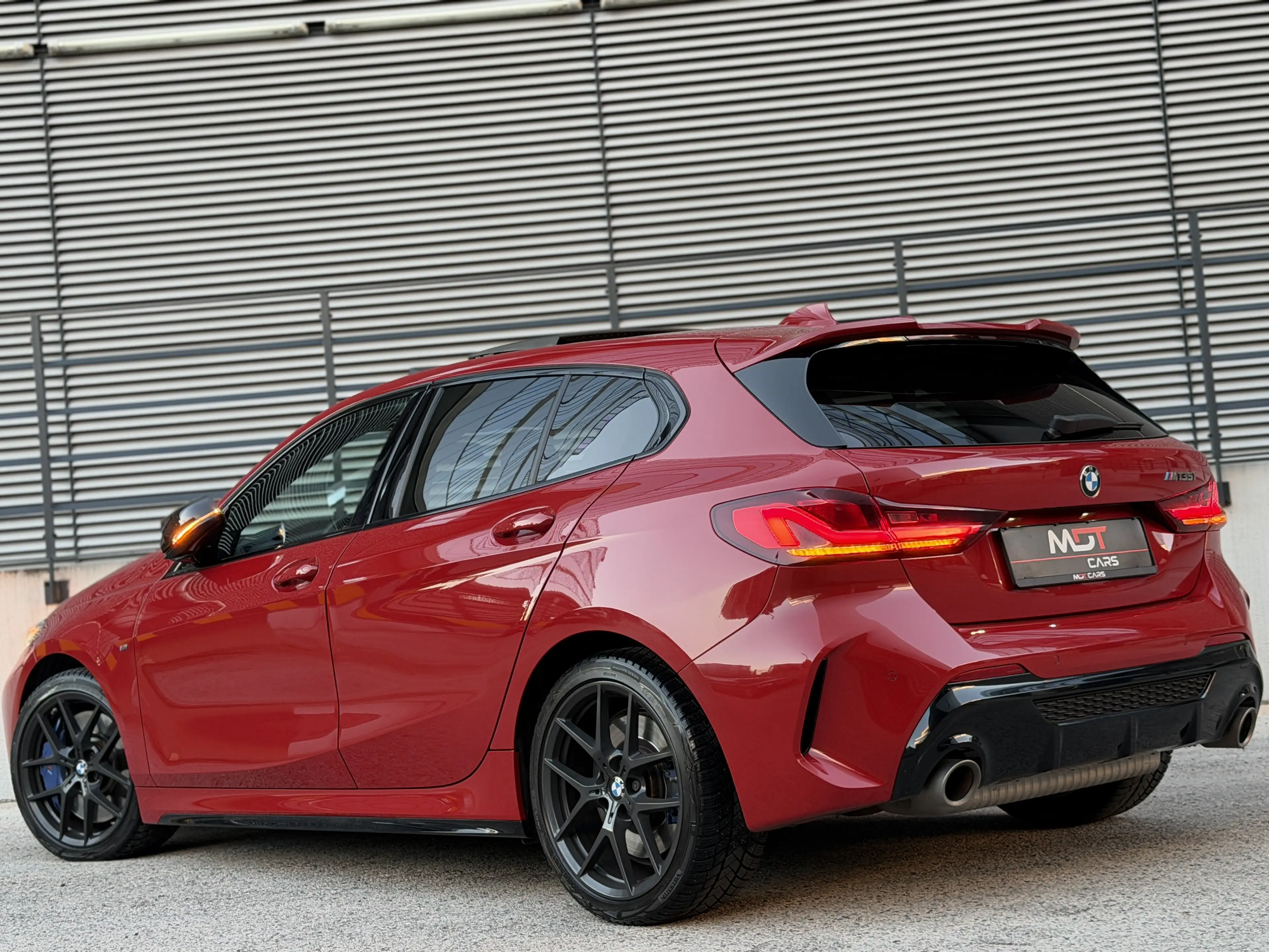 BMW 135 M135 i xDrive|PANO|KEYLESS|HEAD-UP|HARMAN|MEMORY|G — photo 9