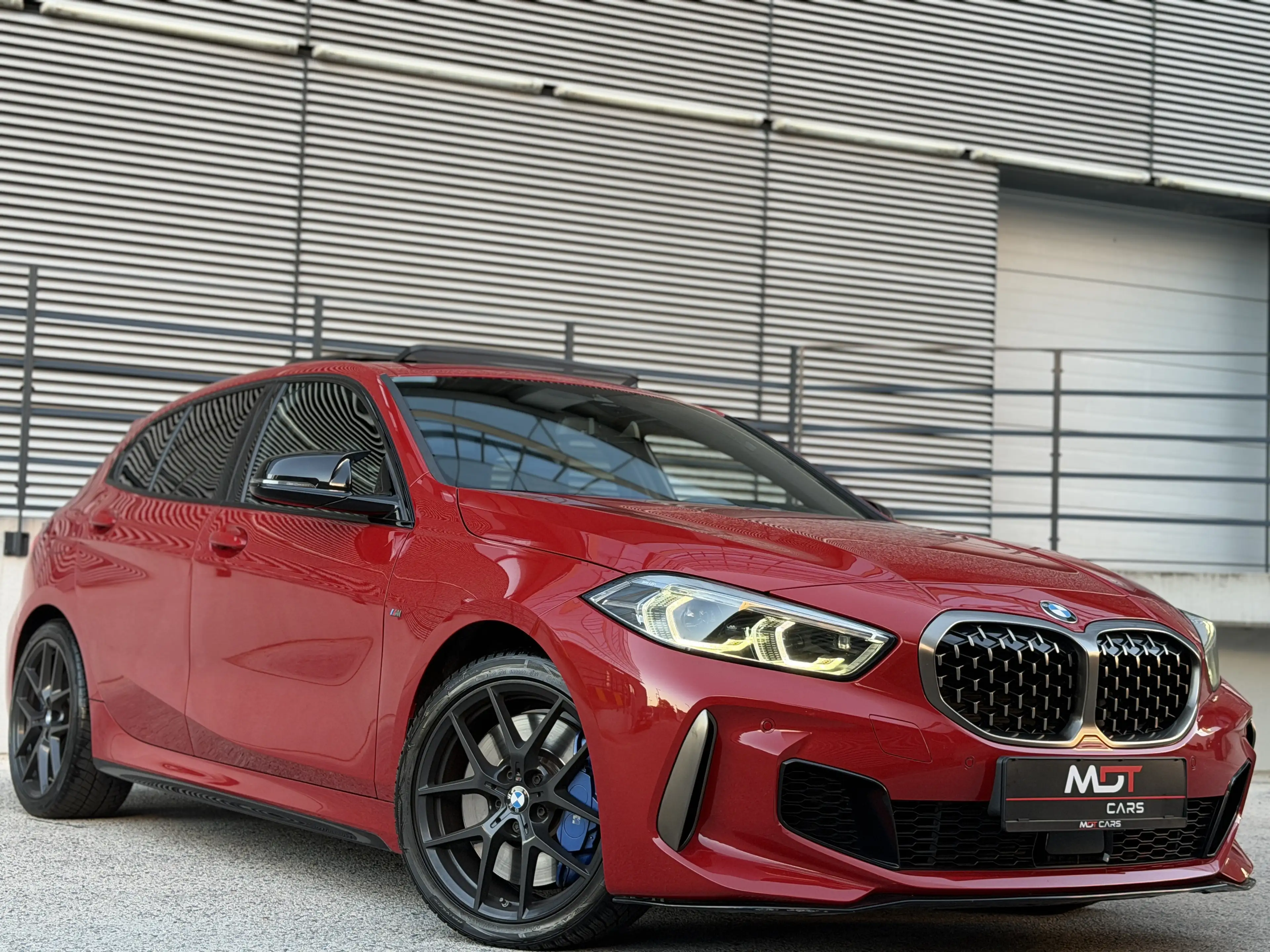 BMW 135 M135 i xDrive|PANO|KEYLESS|HEAD-UP|HARMAN|MEMORY|G — photo 6