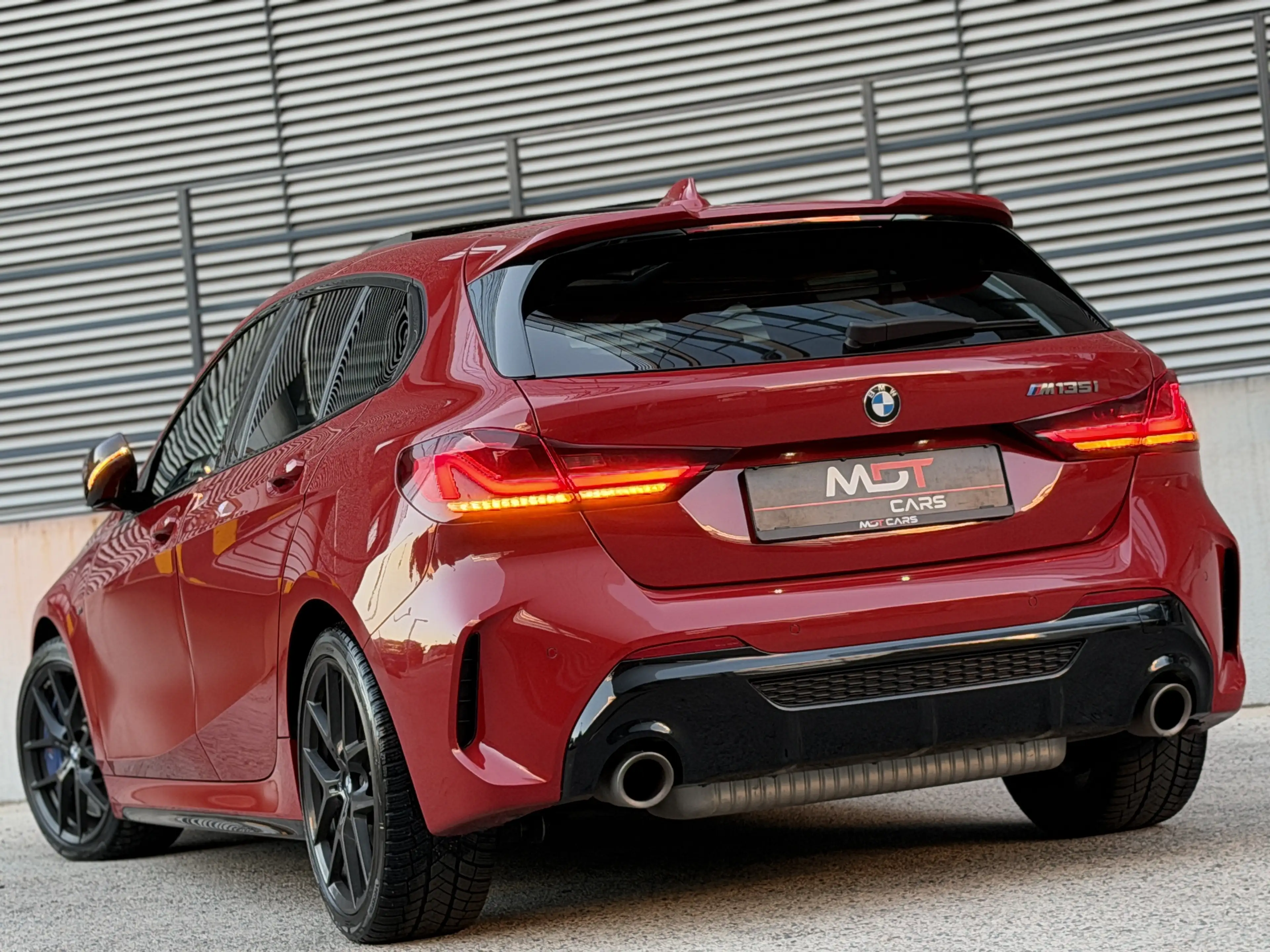 BMW 135 M135 i xDrive|PANO|KEYLESS|HEAD-UP|HARMAN|MEMORY|G — photo 7