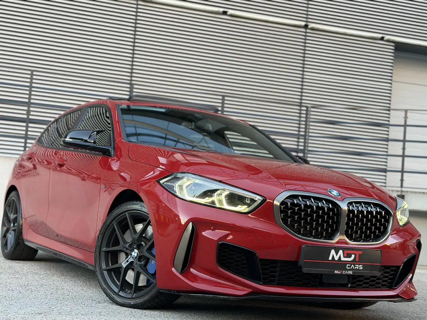BMW 135 M135 i xDrive|PANO|KEYLESS|HEAD-UP|HARMAN|MEMORY|G Rot - 2