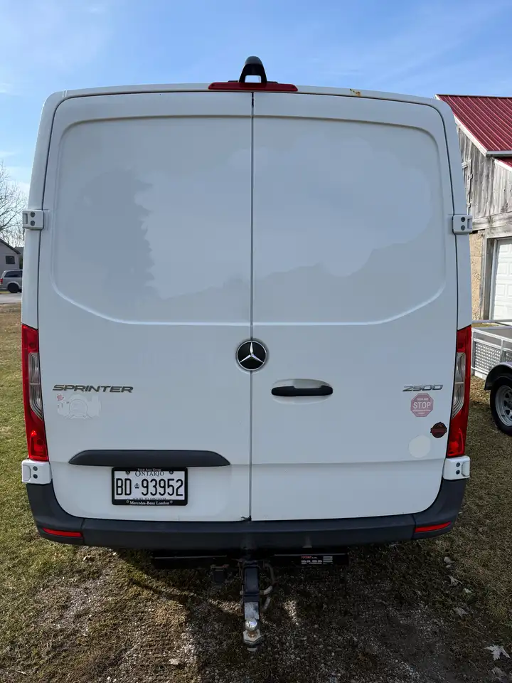 Mercedes-Benz Sprinter снимка Mercedes-Benz Sprinter