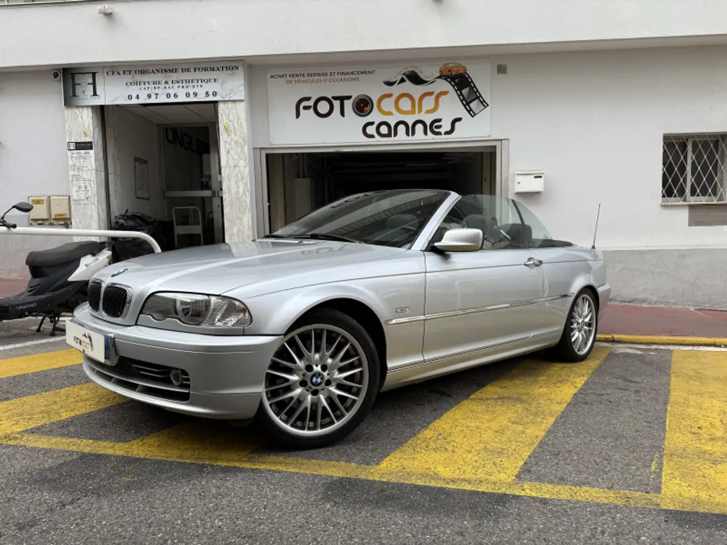 BMW 330 (E46) 330CIA 231CH Gris - 1