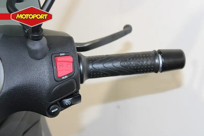 Piaggio Beverly 350 - foto 7