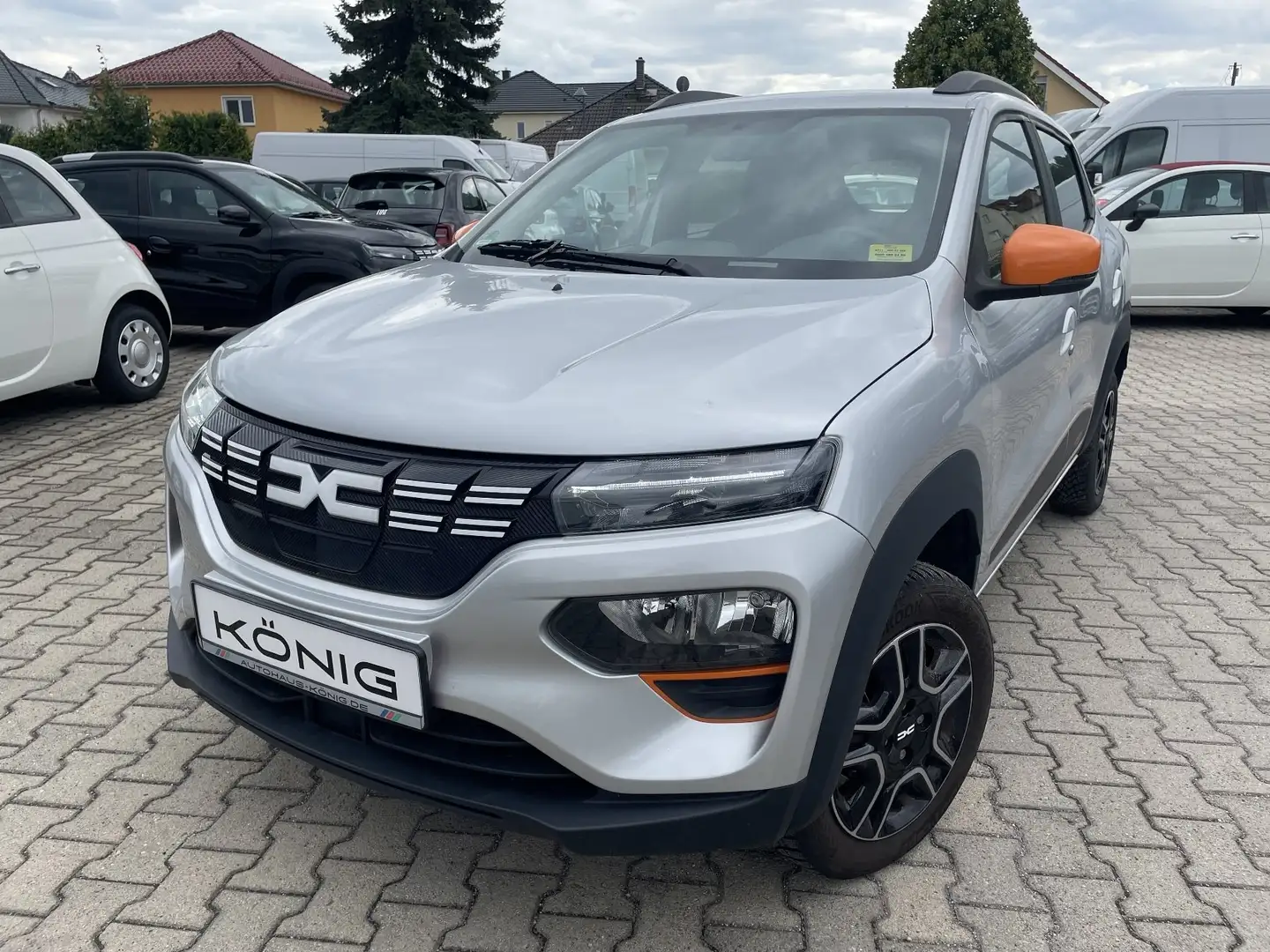 Dacia Spring Electric Essential Grau - 1