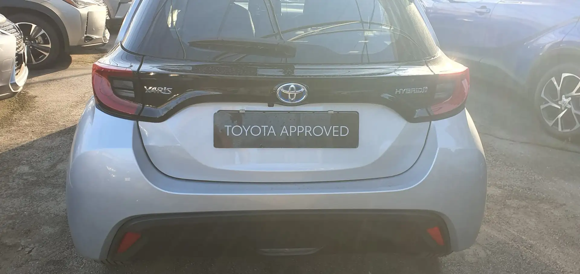 Toyota Yaris Yaris 1.5h Trend Argento - 2