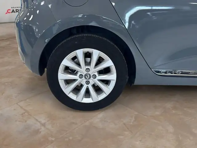 Renault Clio view 6