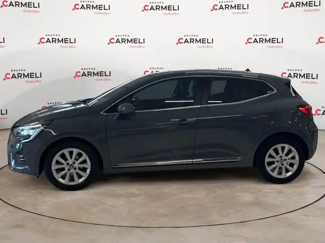 Renault Clio view 2