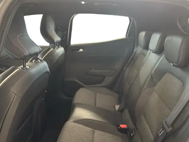 Renault Clio view 14