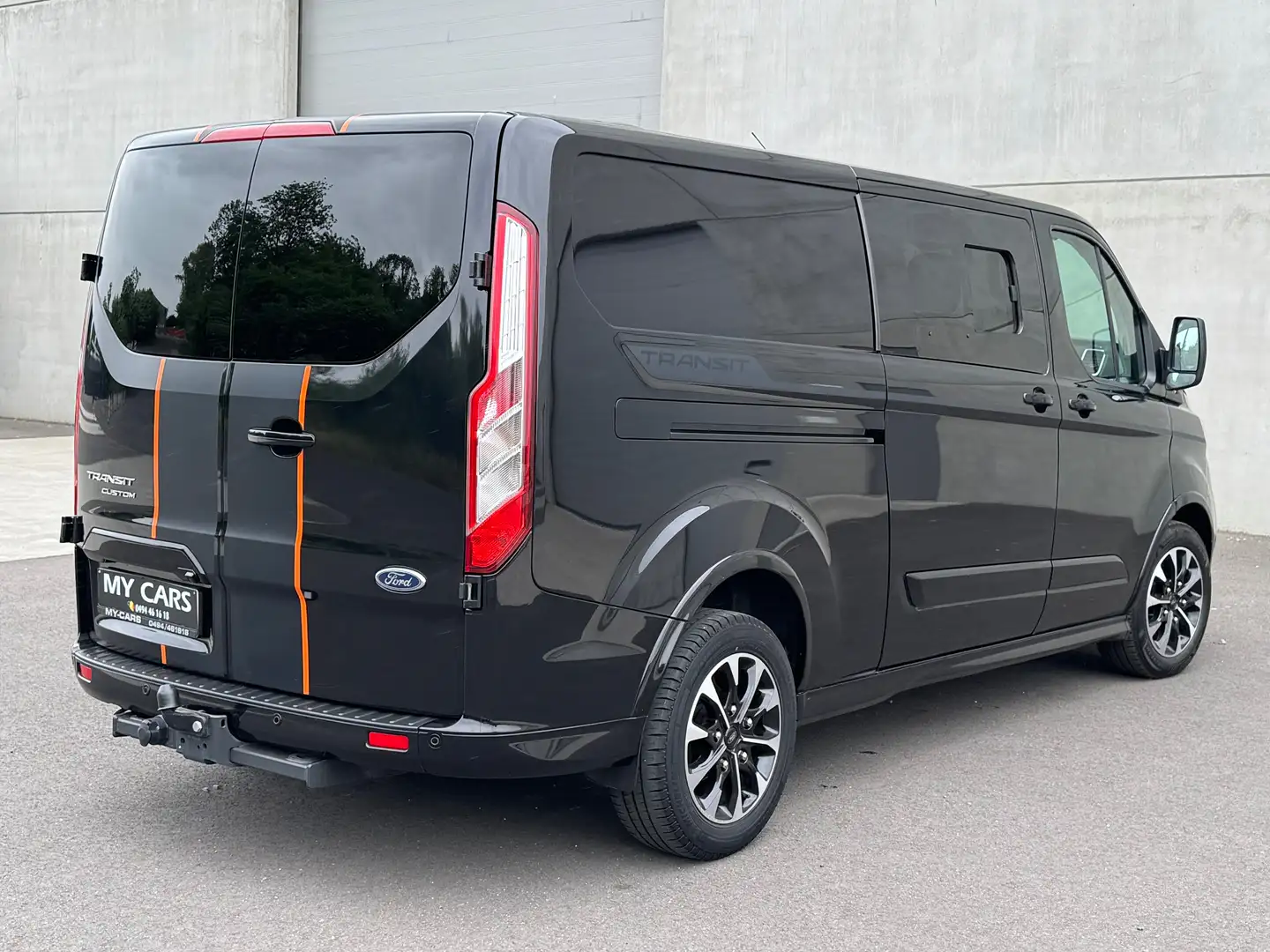 Ford Tourneo Custom Sport 2.0 Tdci 185 Cv 5 Places L2 H1 Double Cabine Zwart - 2