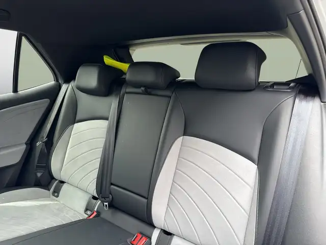 Volkswagen Id.3 view 12