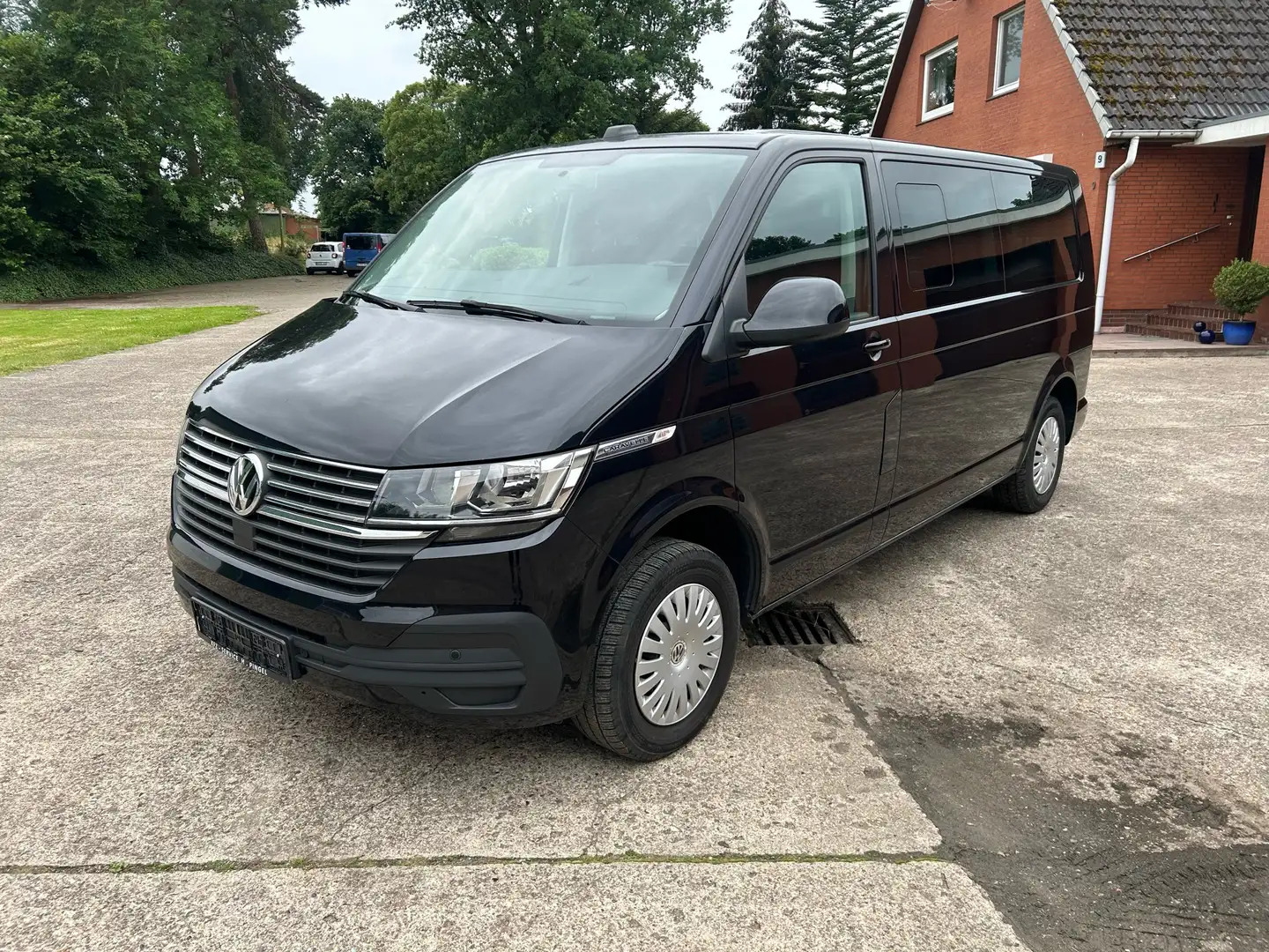 Volkswagen T6.1 Caravelle DSG Kurz Trendline Černá - 1