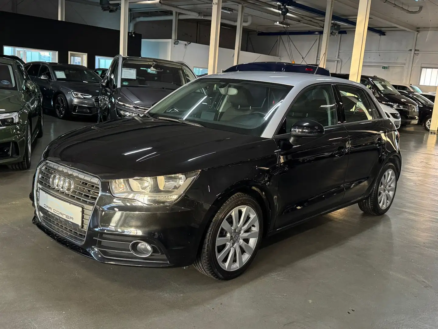 Audi A1 1.6 TDI SPORTBACK S-TRONIC S-LINE AMBITION Schwarz - 1
