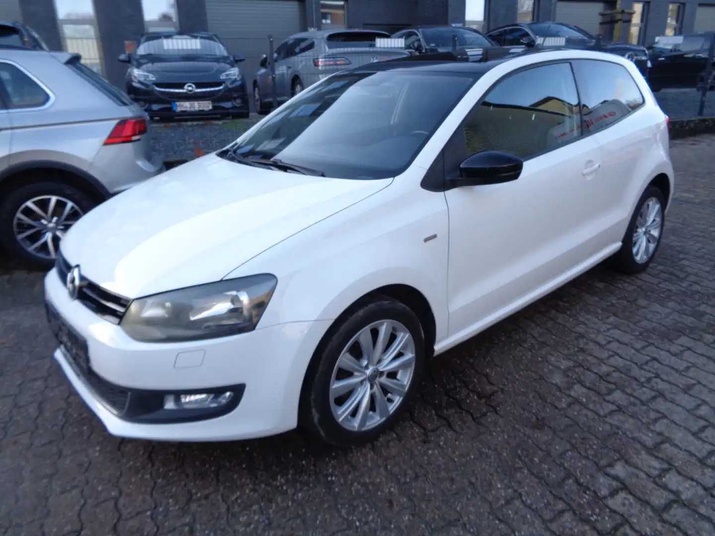Volkswagen Polo 1.2 Match, Klima, PDC, GRA, Schiebedach Weiß - 2