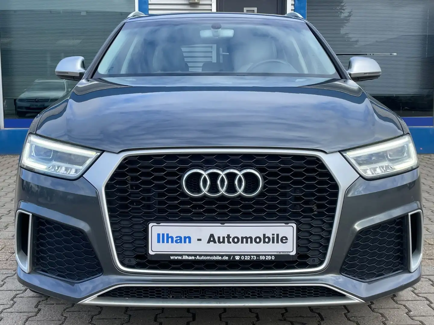 Audi RS Q3 2.5 TFSI quattro*LED*PANO*LEDER*RCAM*BOSE* Grau - 2