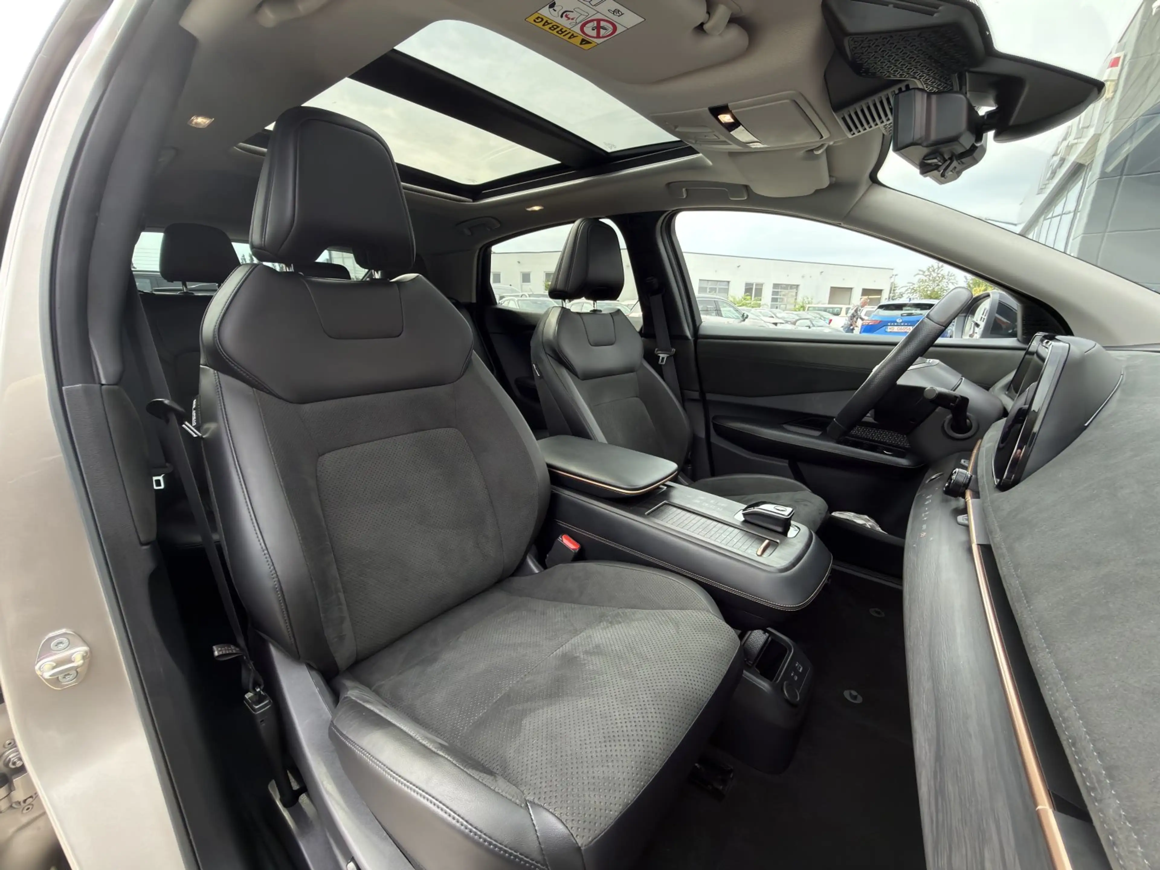 Nissan Ariya 87kWh EVOLVE/20/PANORAMA/22kW — photo 8