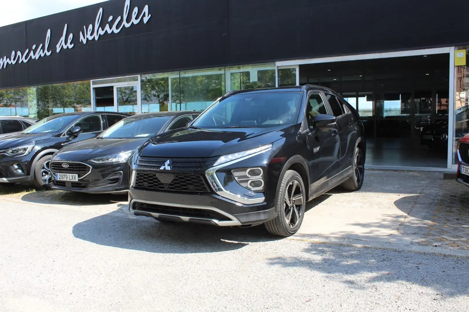 Mitsubishi Eclipse Cross 2.4 PHEV Kaiteki Auto 4WD Noir - 1