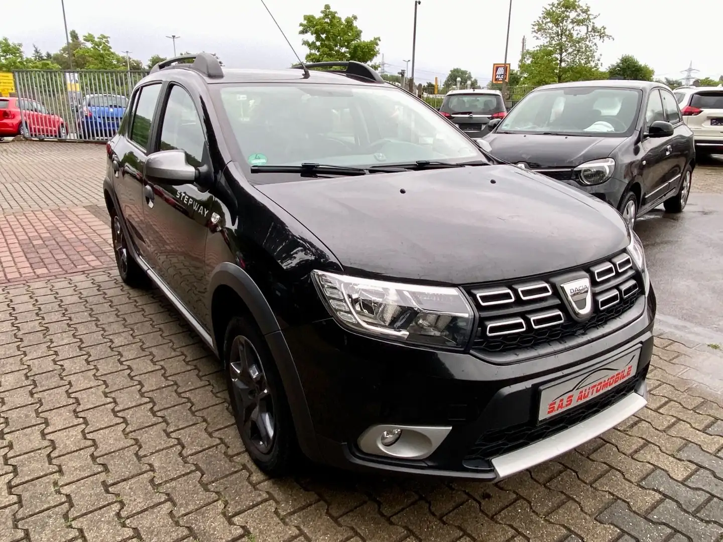 Dacia Sandero II Stepway Celebration/1 Hd./Scheckheft Schwarz - 1