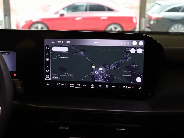 Audi Q3 view 14