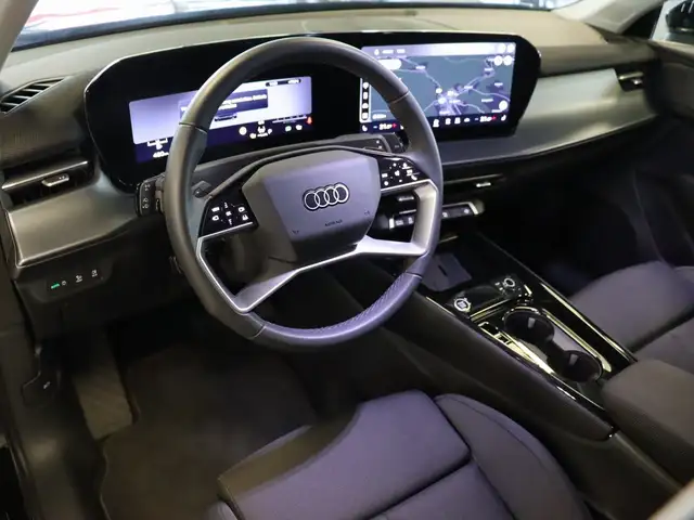 Audi Q3 view 9