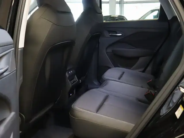 Audi Q3 view 15